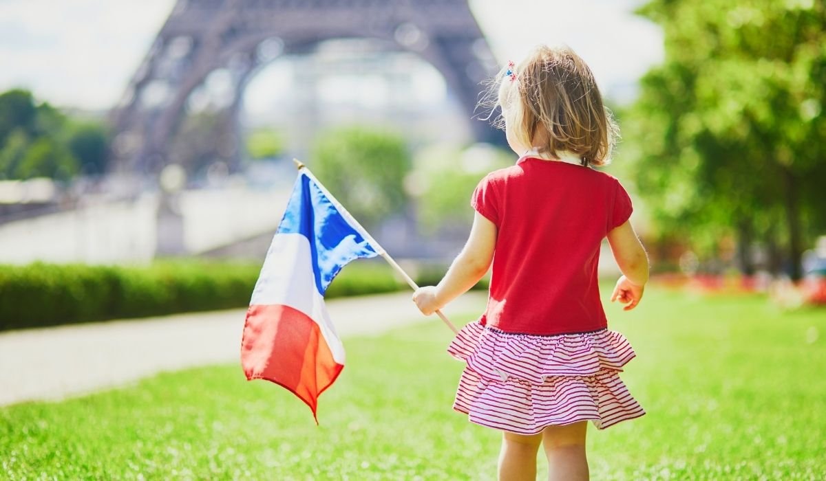 French for kids and teens through safe and engaging live lessons
